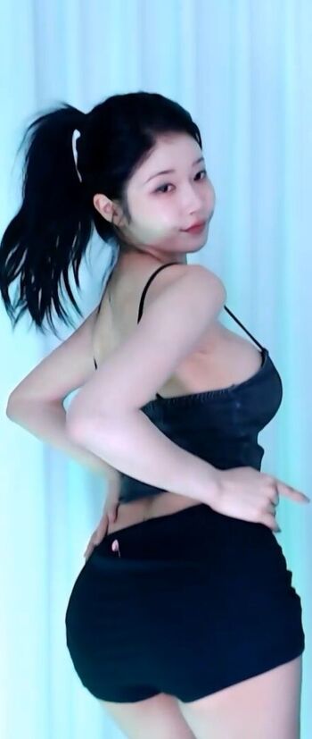 Wannabe33 page 5 image