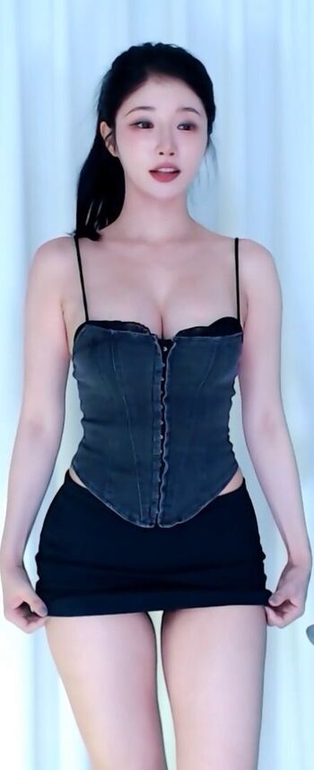 Wannabe33 page 5 image