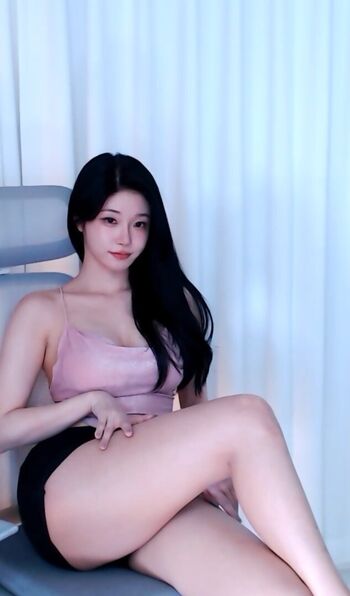 Wannabe33 page 5 image