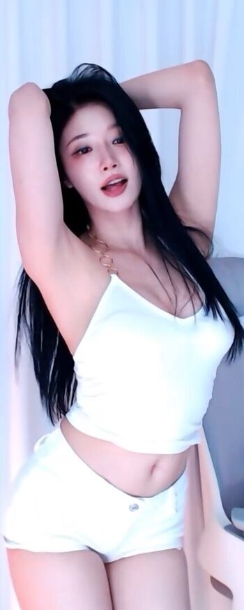 Wannabe33 page 4 image