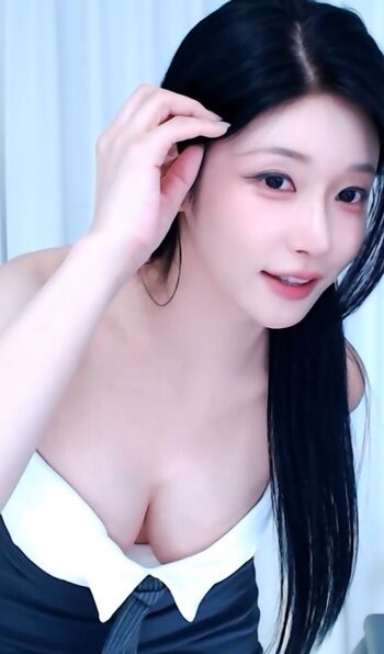 Wannabe33 page 4 image