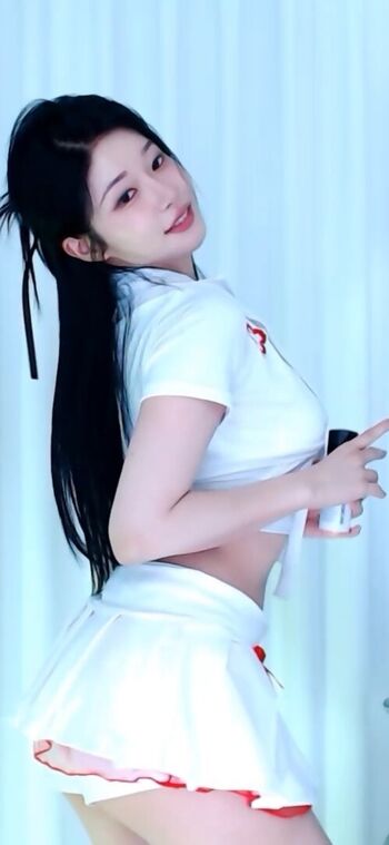 Wannabe33 page 3 image