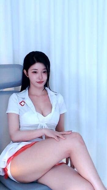 Wannabe33 page 3 image