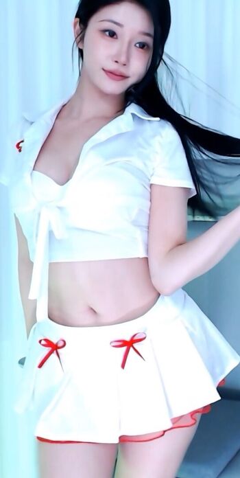 Wannabe33 page 3 image