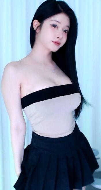 Wannabe33 page 3 image