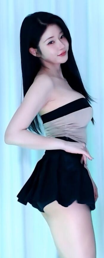 Wannabe33 page 3 image