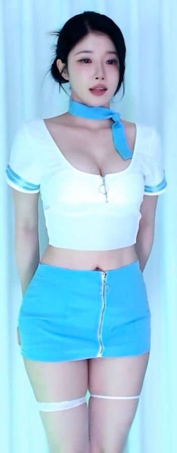 Wannabe33 page 3 image