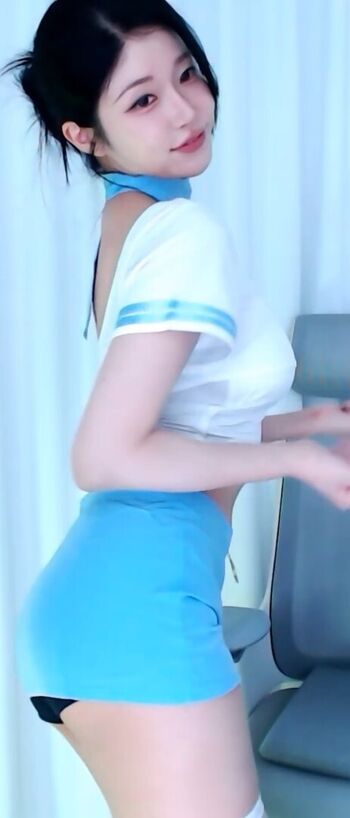 Wannabe33 page 3 image