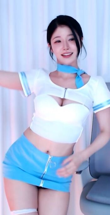 Wannabe33 page 3 image