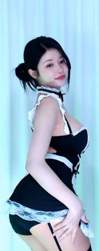 Wannabe33 page 2 image