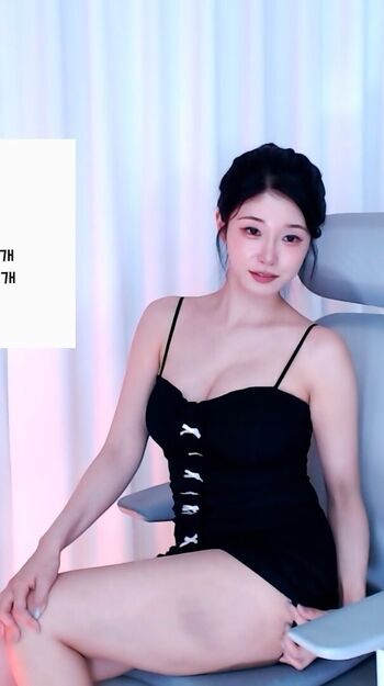 Wannabe33 page 2 image