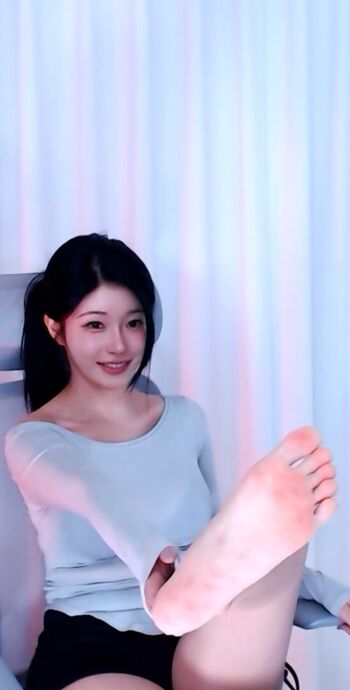 Wannabe33 page 2 image