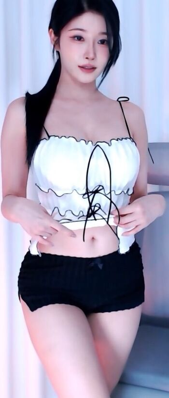 Wannabe33 page 2 image