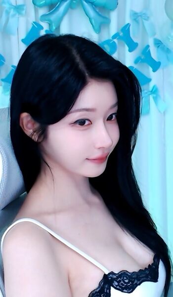 Wannabe33 page 2 image