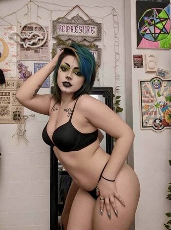 WatchGirlsPlay