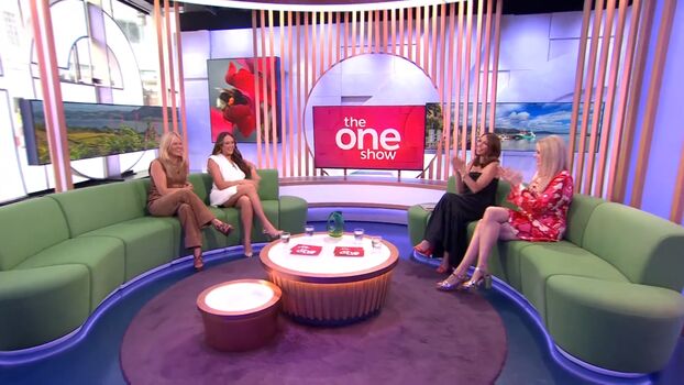 Weather ladies 1 image