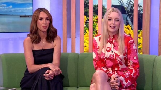 Weather ladies 1 image