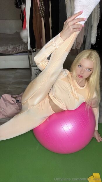 White vikki image