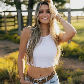 Whitney robbin s image