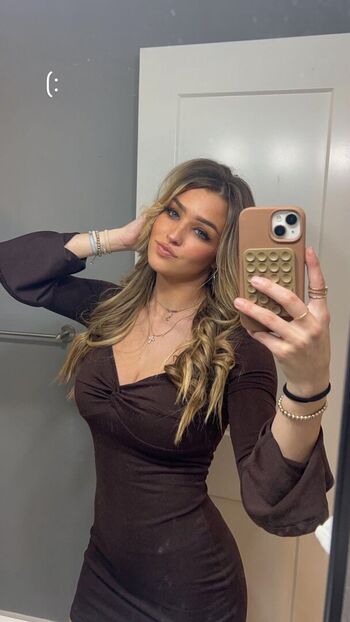 Whitney robbin s image