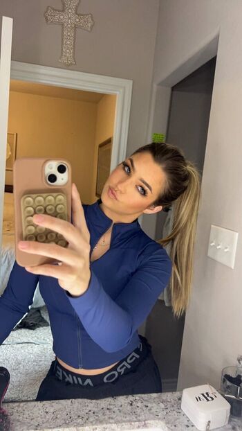 Whitney robbin s image