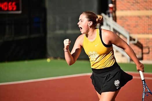 Woman college tennis image