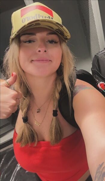 Women motorsports image