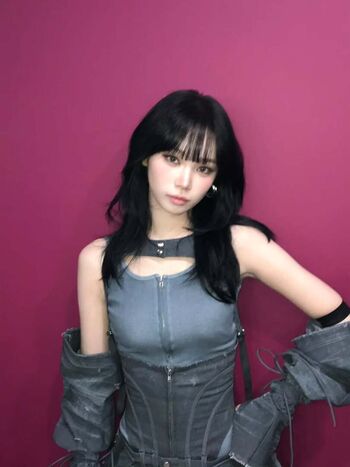 Womenk pop image