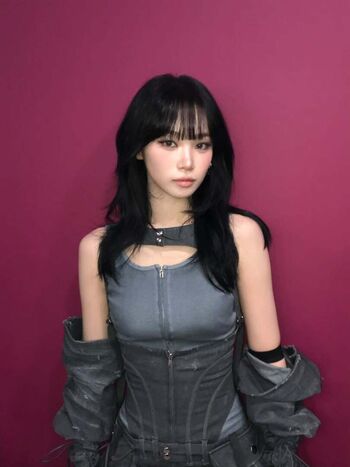 Womenk pop image