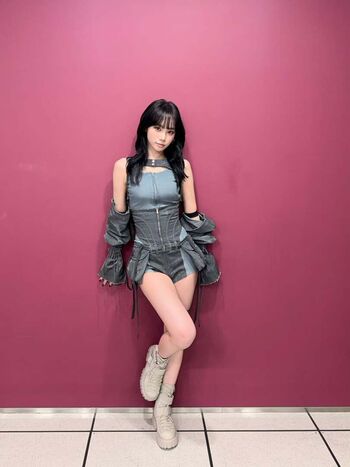 Womenk pop image