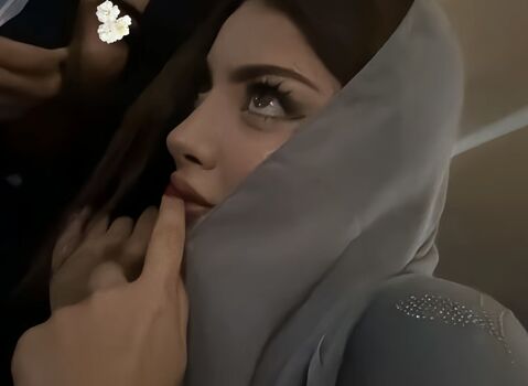 Xanoumaima page 2 image