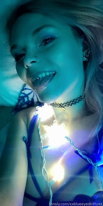 Xxblueeyedkittyxx image