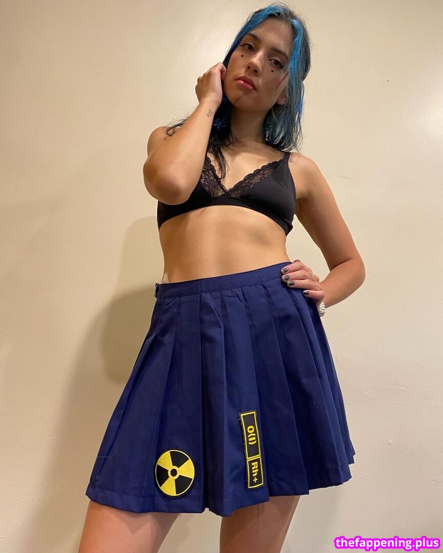 nadya tolokonnikova / nadyariot / pussyrrriot / xxpussyriotxx नग्न OnlyFans फोटो #39