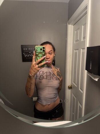 Ya queen nt image