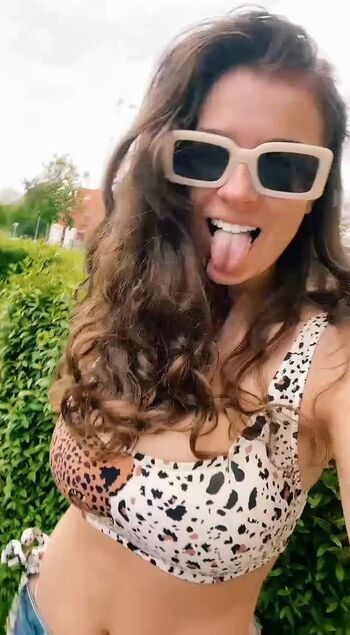 Yanashkomagic page 2 image