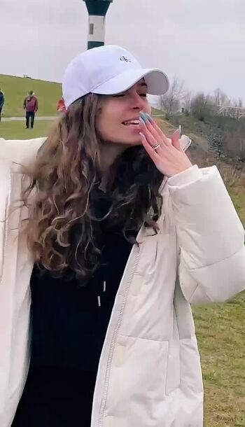 Yanashkomagic page 2 image