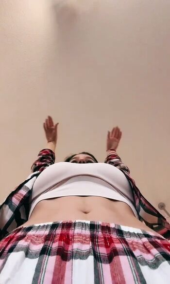 Yanashkomagic page 2 image