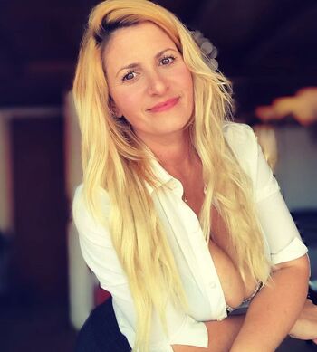 Yanina coronel image