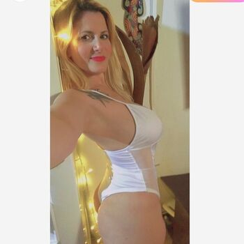 Yanina coronel image