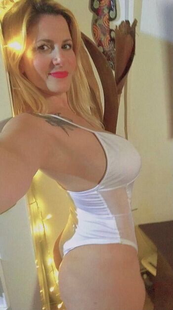 Yanina coronel image