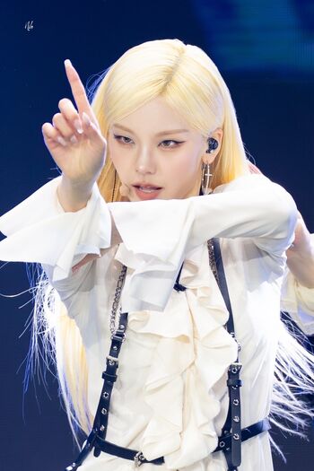 Yeji - ITZY (예지, Hwang Ye-ji)