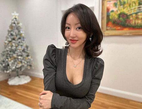 Yeonmi park image