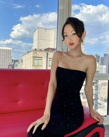 Yeonmi park image