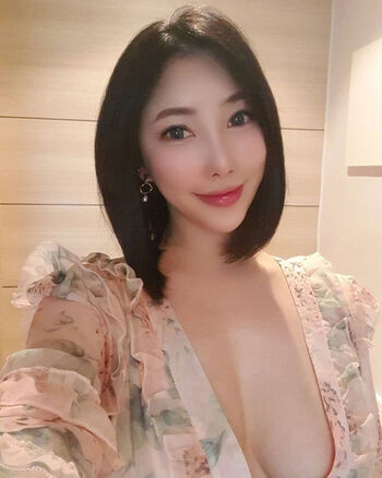 Yooncherry image