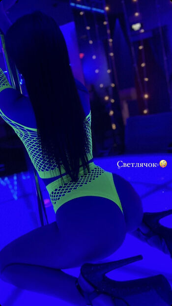 your_brunette_is_here