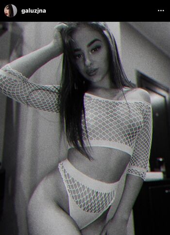 your_brunette_is_here