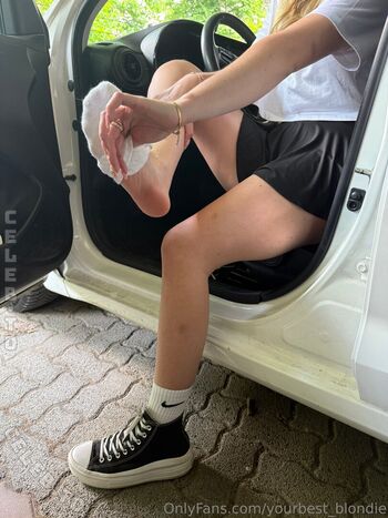 Yourbestblondie2 page 2 image