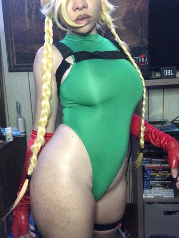 Yourbestg1rljade image