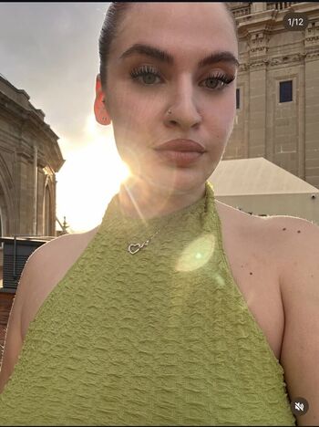 Yourgirlalexandra image