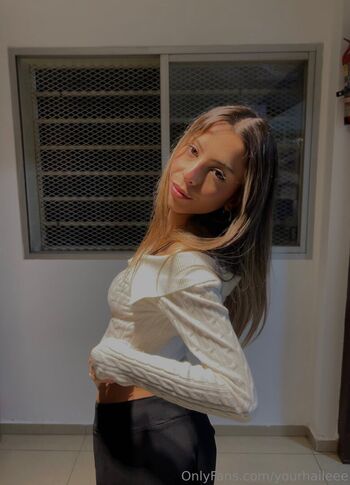 Yourhaileee image